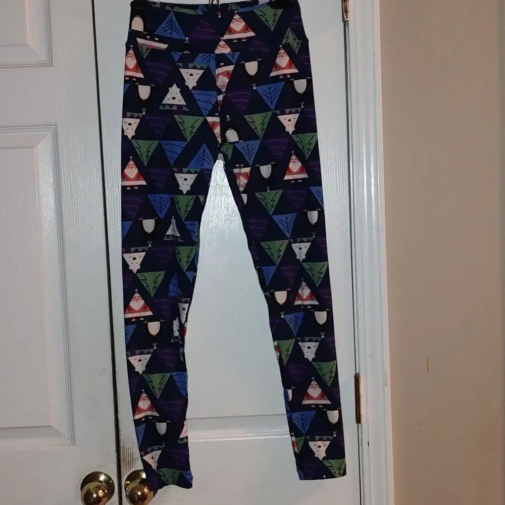 NEW Lularoe Holiday Leggings Santa polar bears Penquins xmas Sz One Size